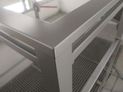 Spuitwerk Tafel